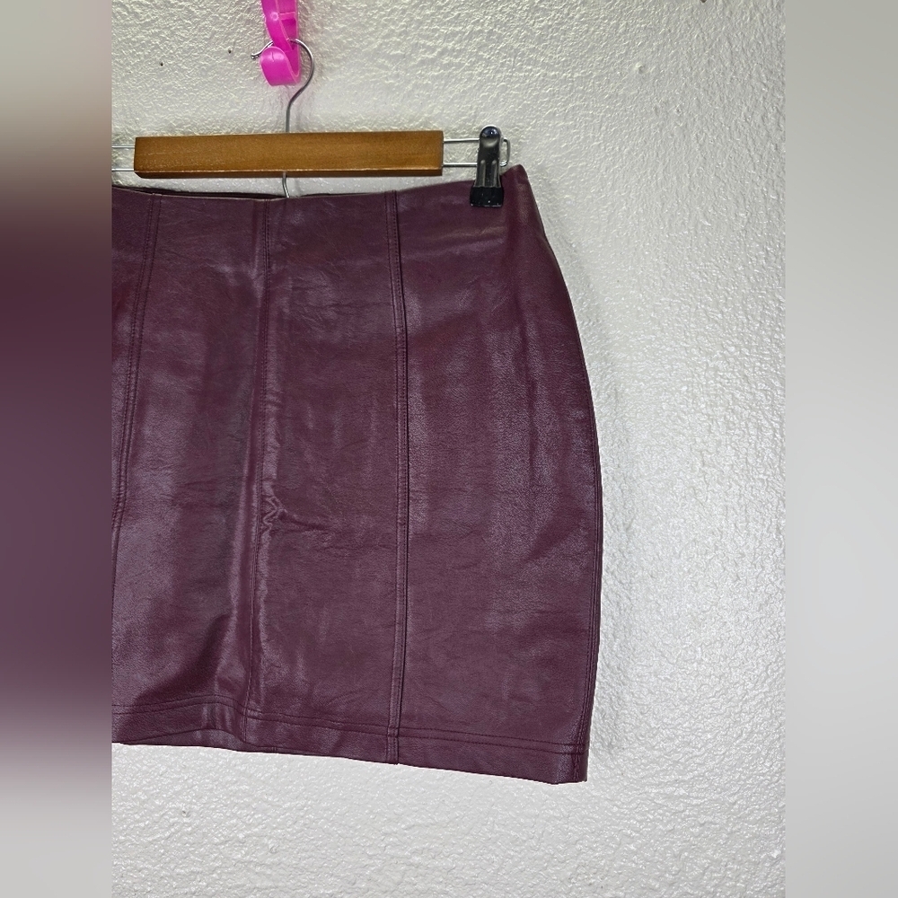 Jolt Nordstrom Faux Vegan Leather Burgundy Mini Elegant Burgundy Leather Skirt 7 - Picture 4 of 16
